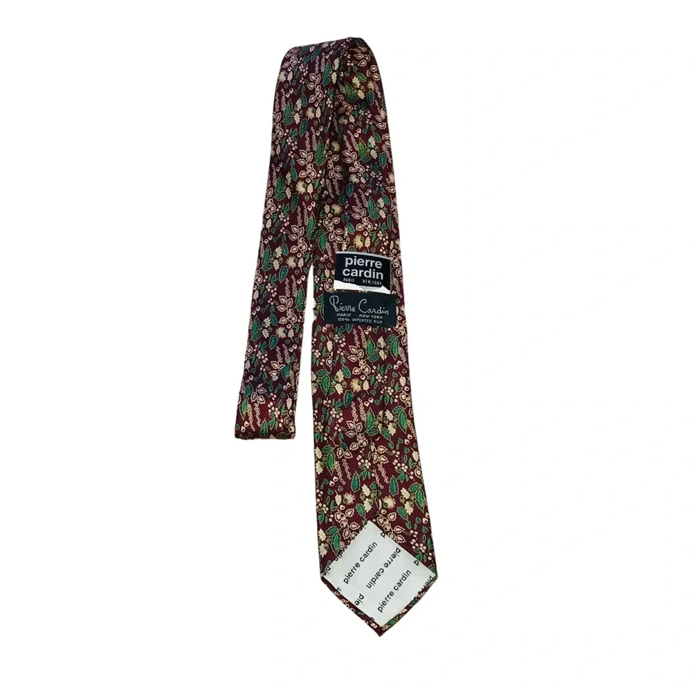Vtg PIERRE CARDIN 100% Silk Burgundy Green Berries Leaf Holiday Neck Tie NEW
